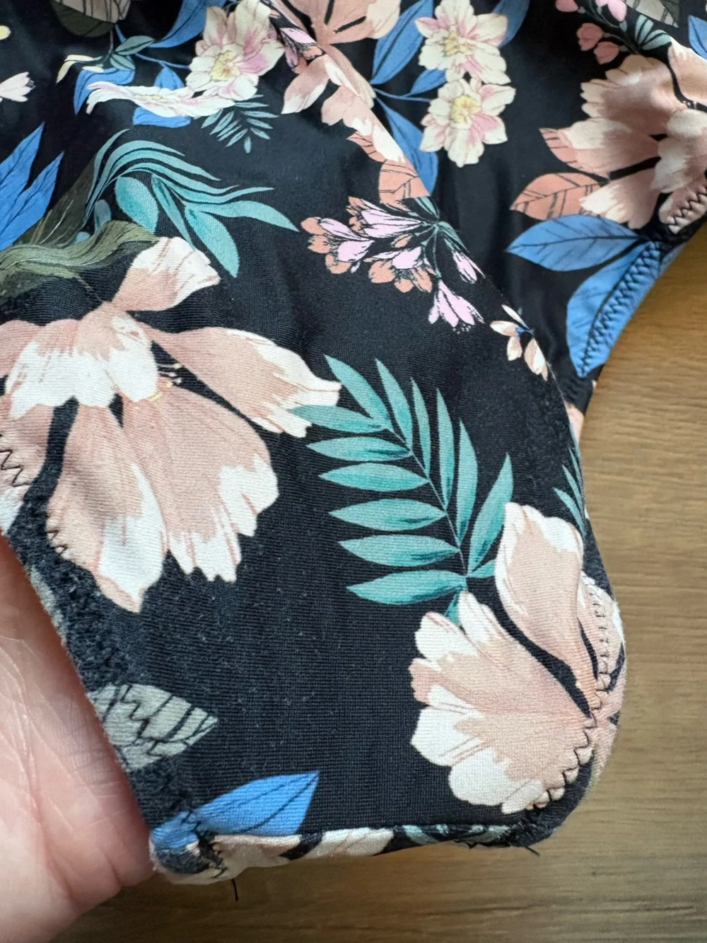 O’Neill Floral Black, Pink and Blue Rash Guard Swimsuit- size XL